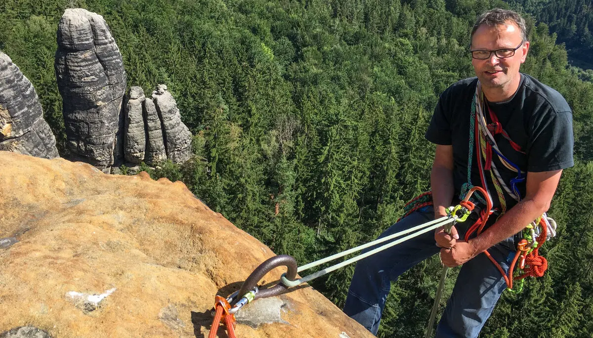 Peter Brunnert beim Abseilen | © Peter Brunnert